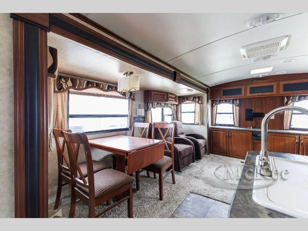 2013 Keystone RV Cougar Half-Ton Series 32RESWE - Photo 4