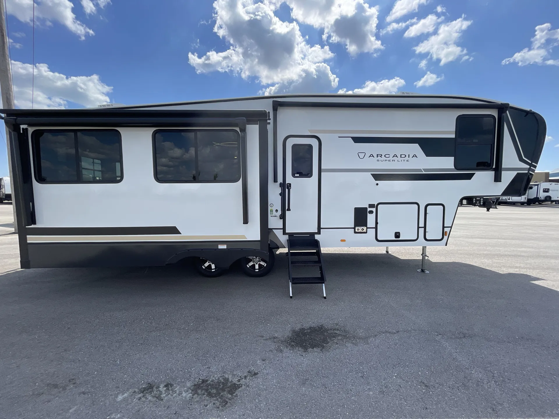 2026 Keystone Arcadia Super Lite 292SLRL — campside