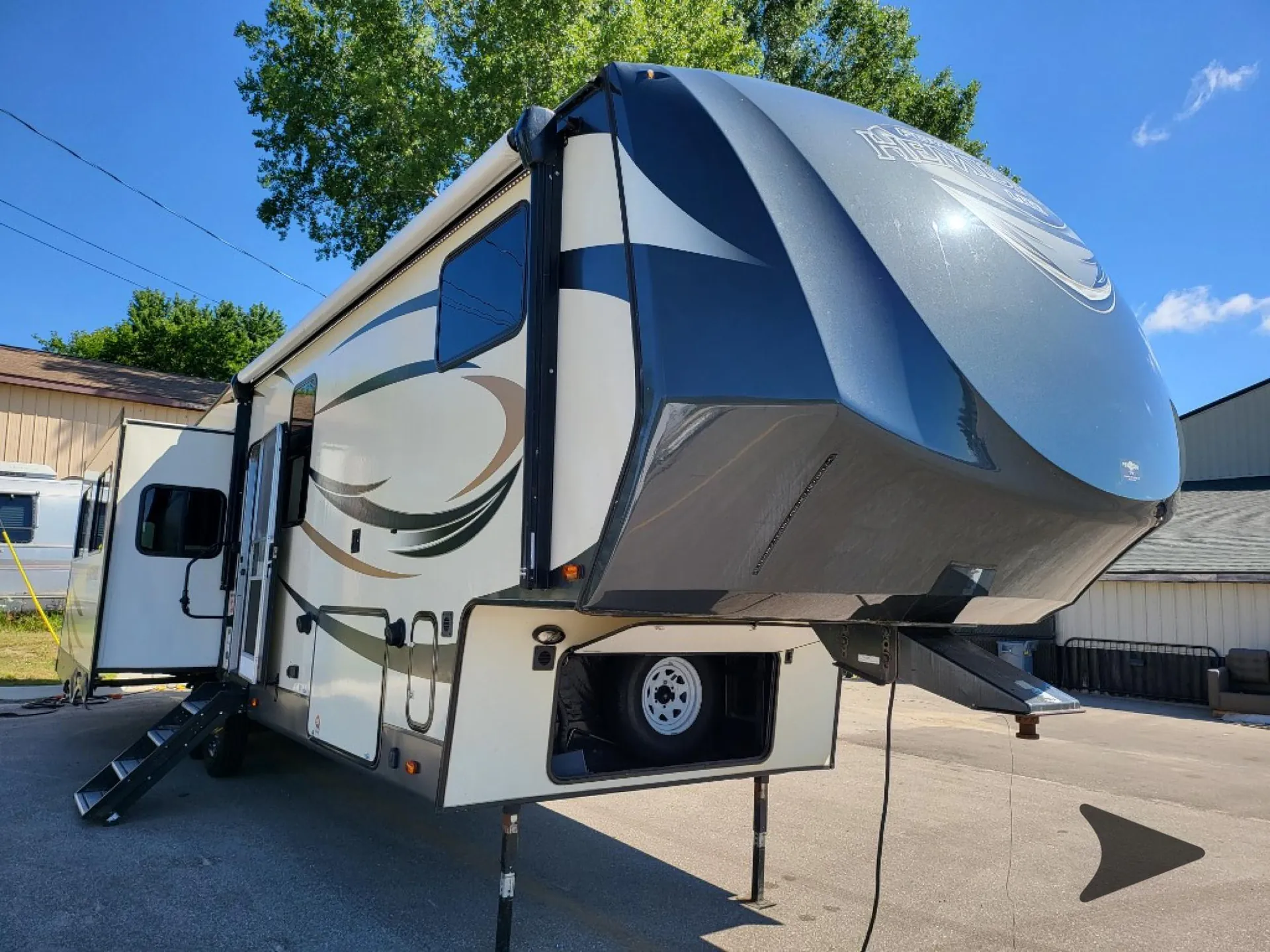 2017 Forest River Salem Hemisphere Lite 346RK - Photo 2