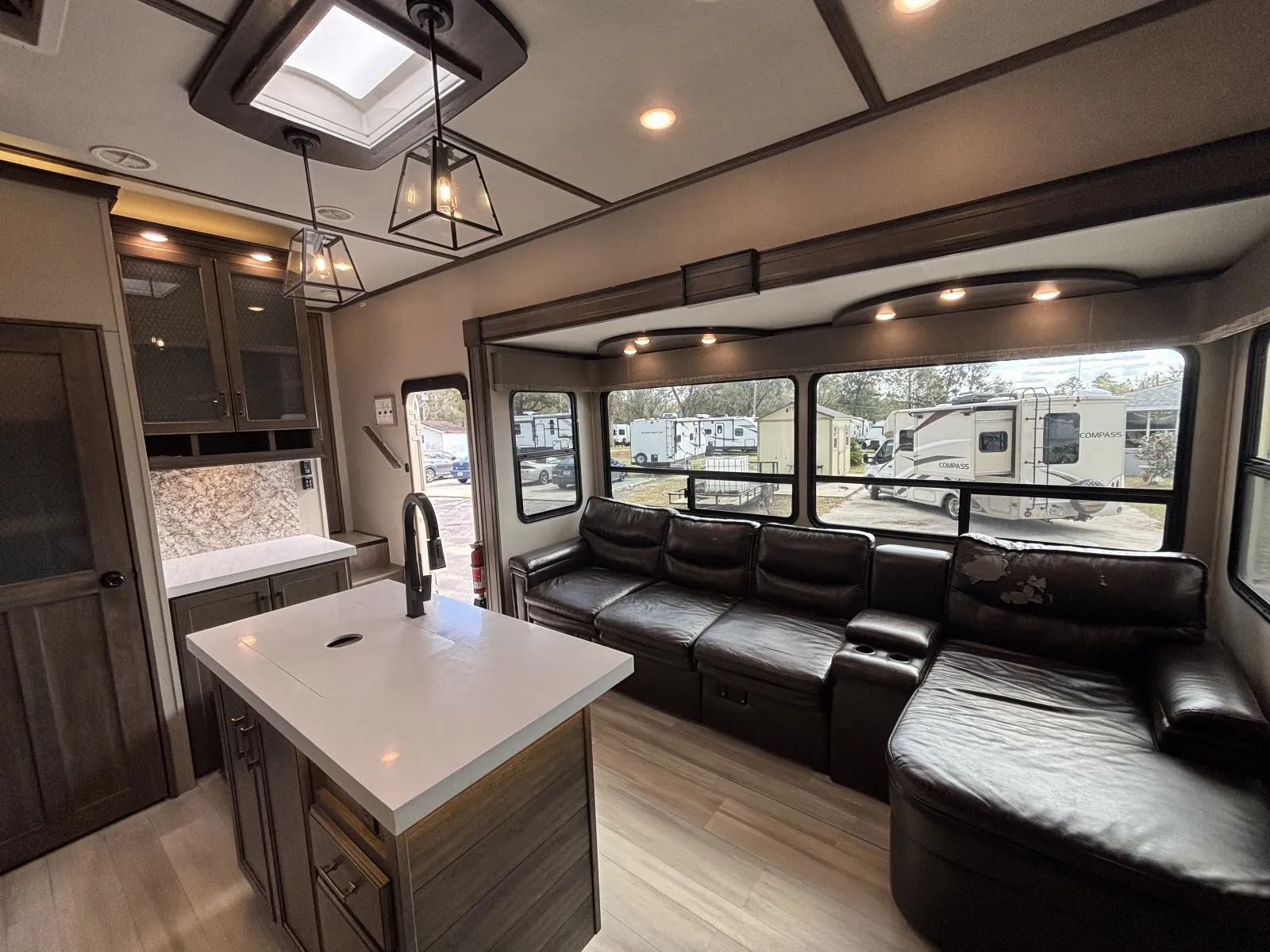 2021 Grand Design Solitude 3950BH - Photo 2