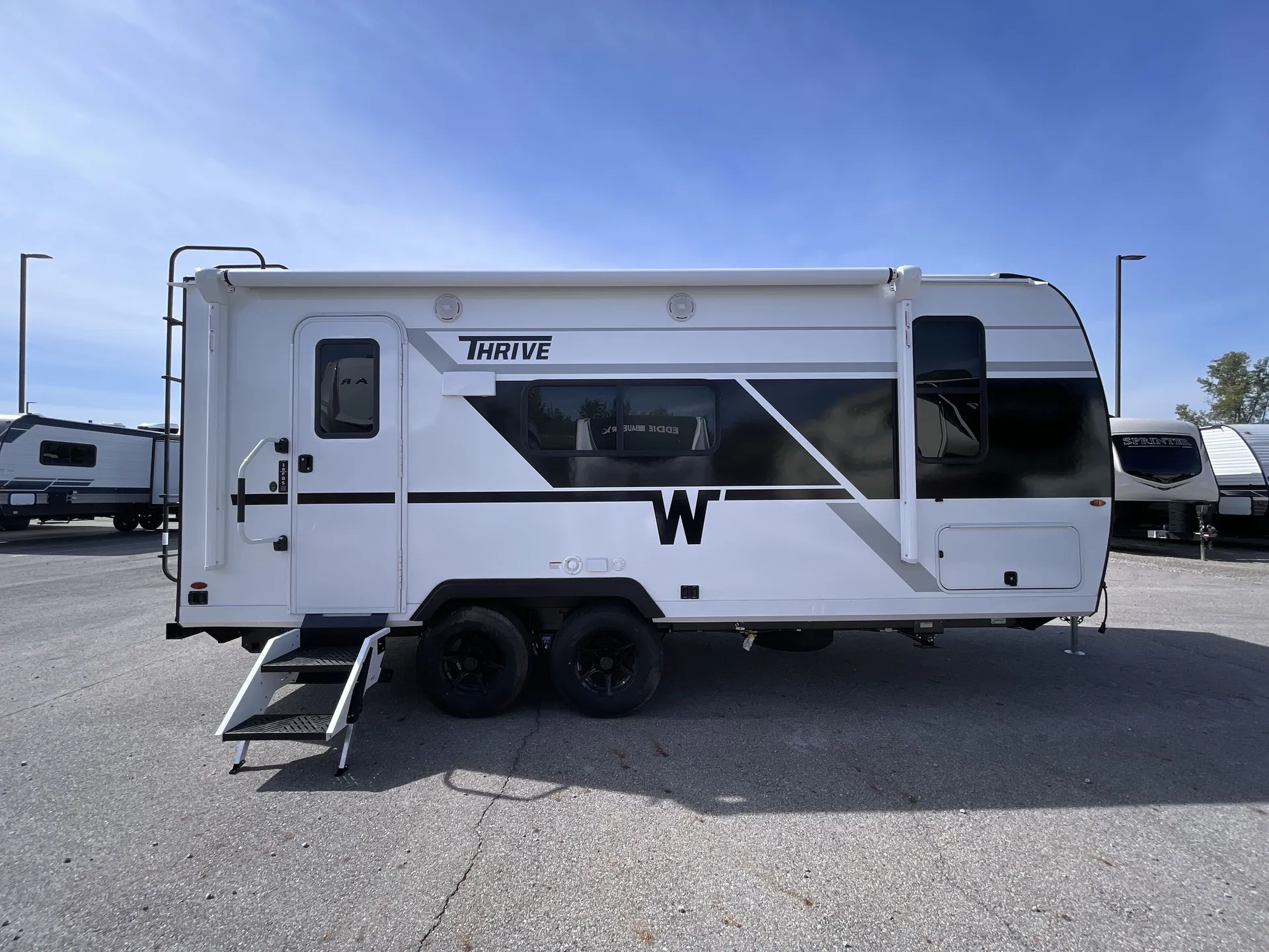 2026 Winnebago Thrive 18FBS - Photo 4