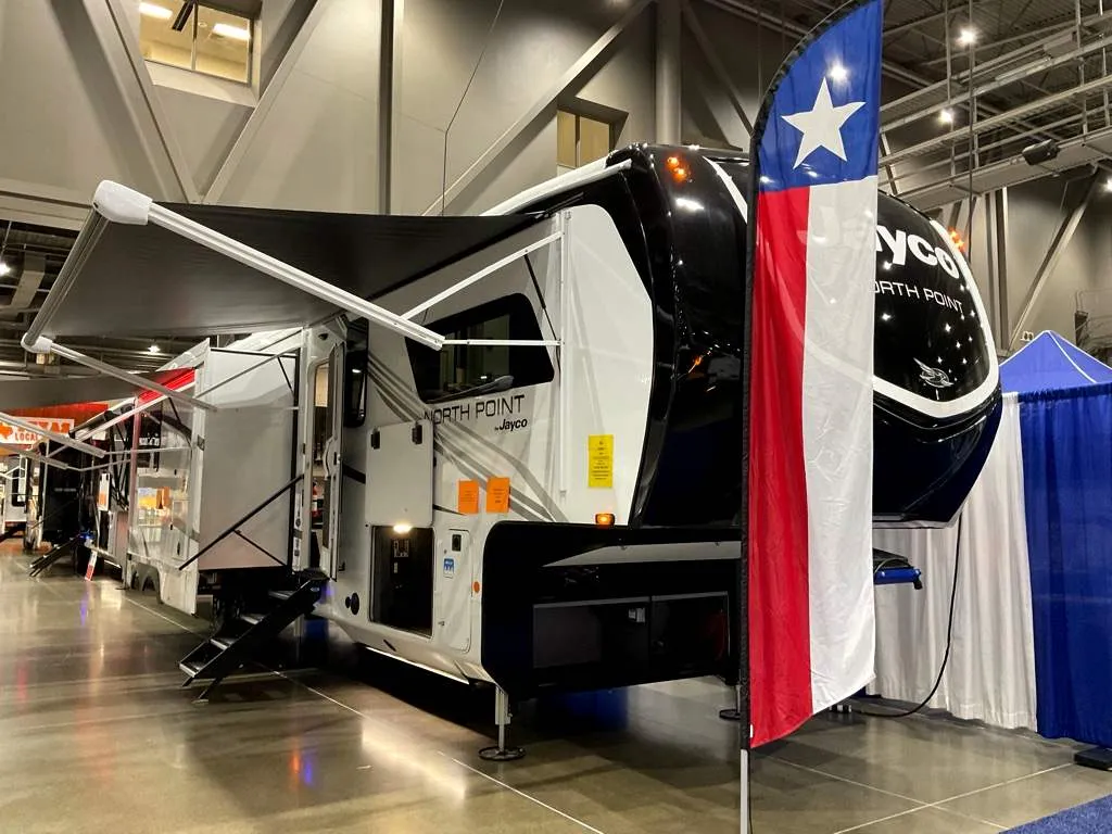 2026 Jayco North Point 395DSDB - Photo 4
