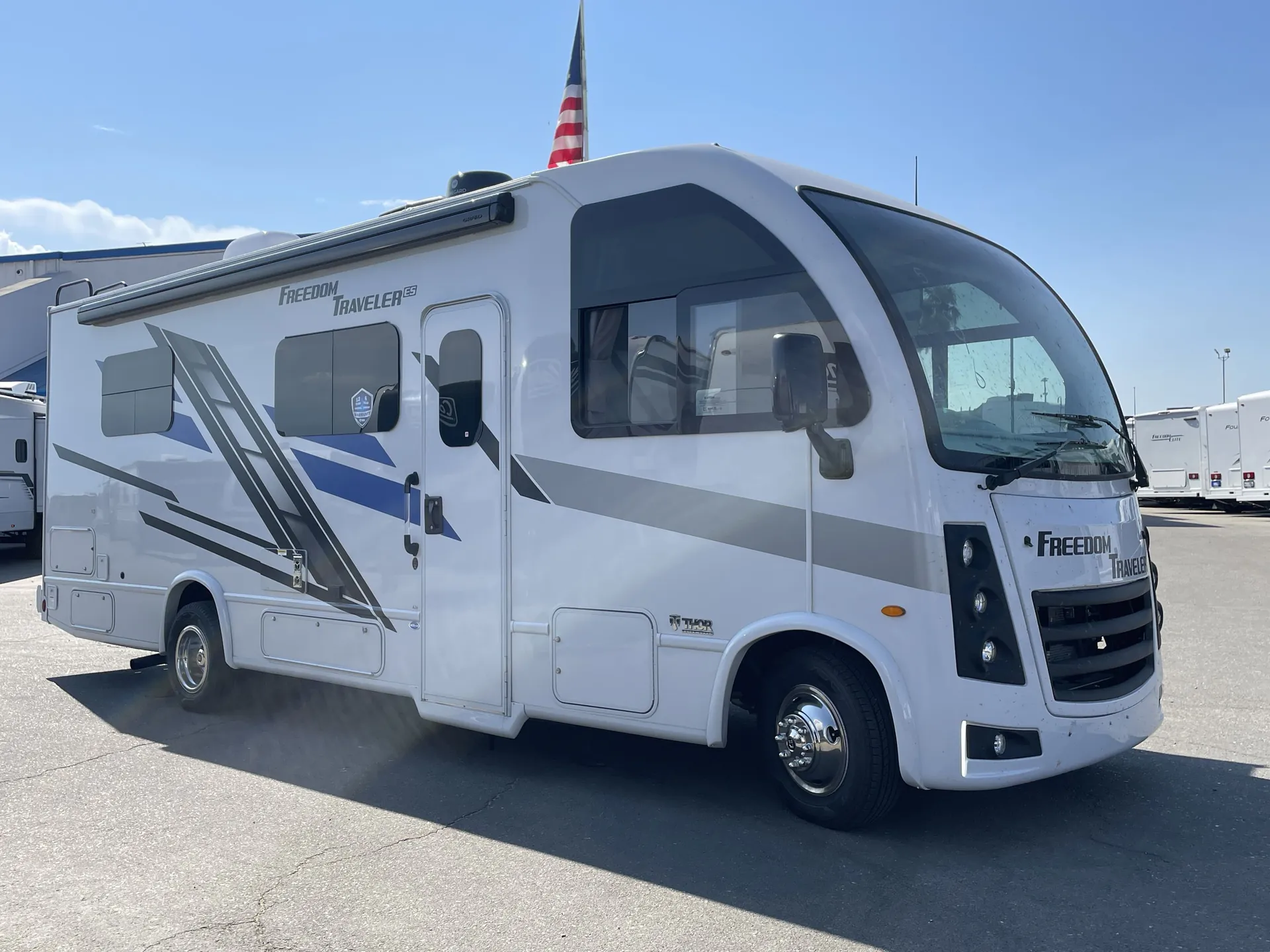 2026 Thor Motor Coach Freedom Traveler A26 - Photo 2