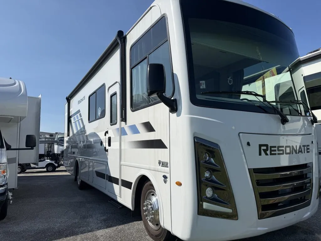 2026 Thor Motor Coach Resonate 29D - Photo 2