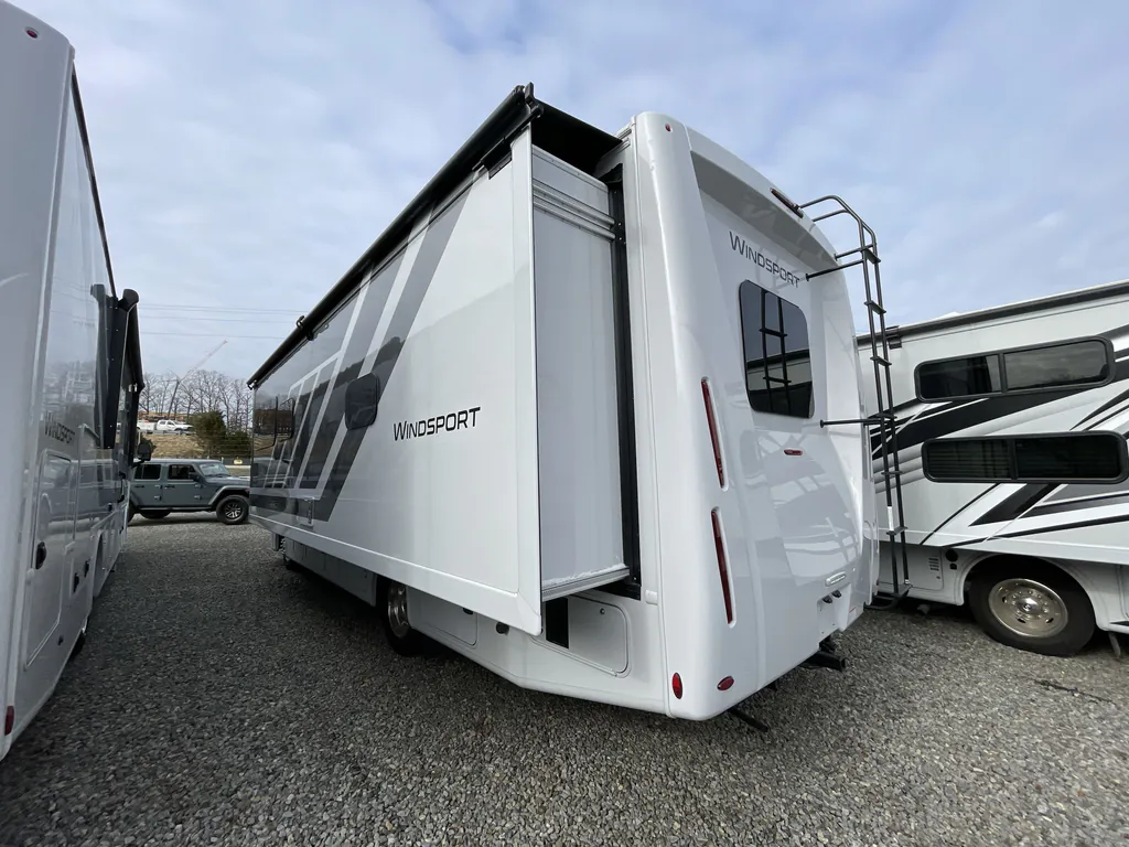 2026 Thor Motor Coach Windsport 29L, Photos photo 2