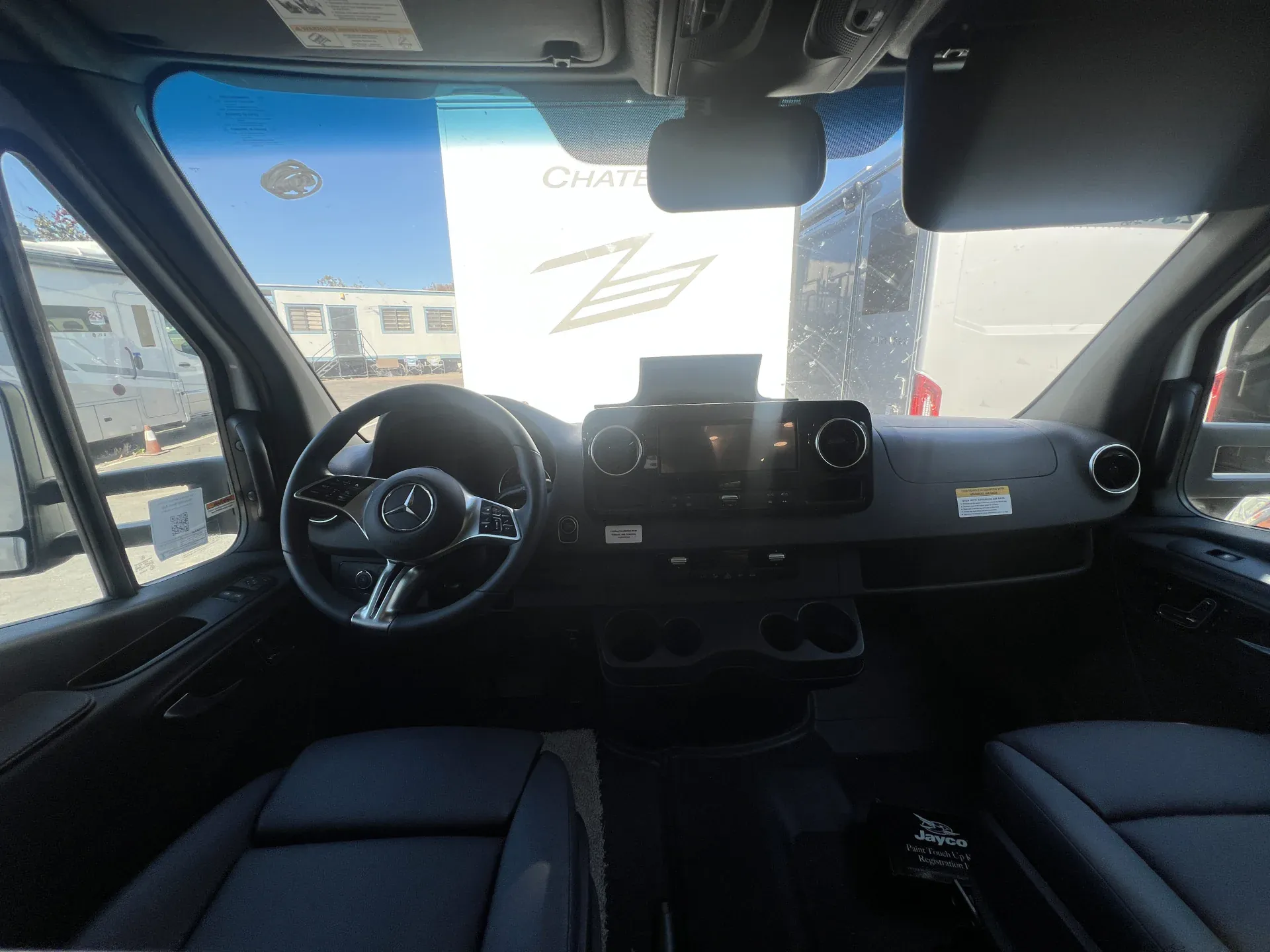 2027 Jayco Melbourne Prestige 25RP - Photo 3