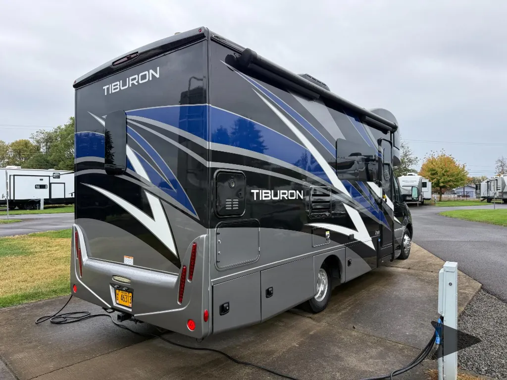 2022 Thor Motor Coach Tiburon 24FB, Photos photo 7