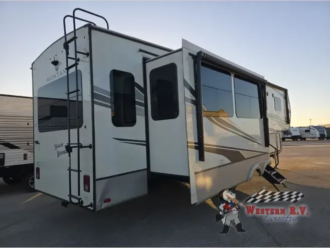 2022 Keystone Montana 3231CK - Photo 3