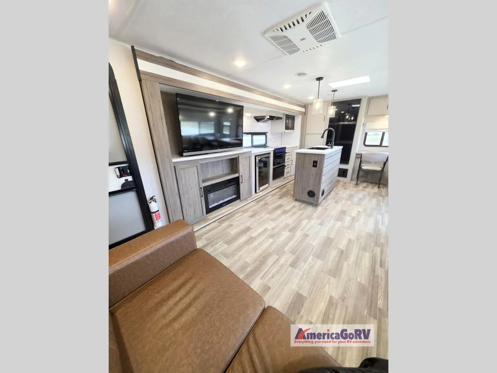 2024 Forest River Vibe 34XL, Photos photo 15
