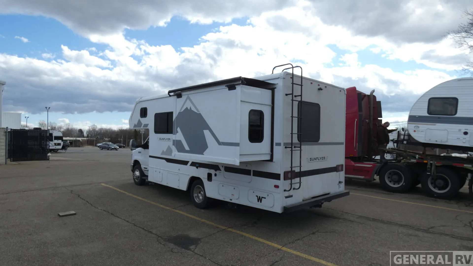 2027 Winnebago Sunflyer 22RS - Photo 4