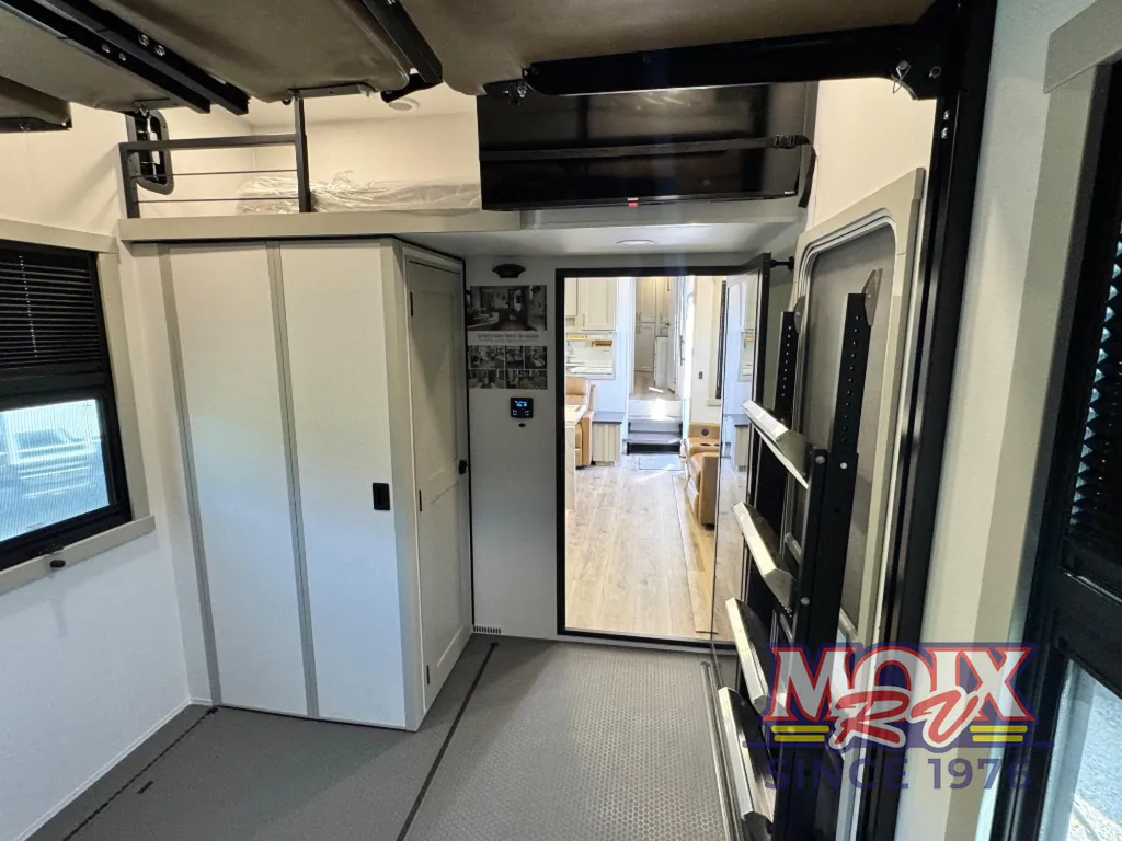 2026 Brinkley Model G 3520, Photos photo 54