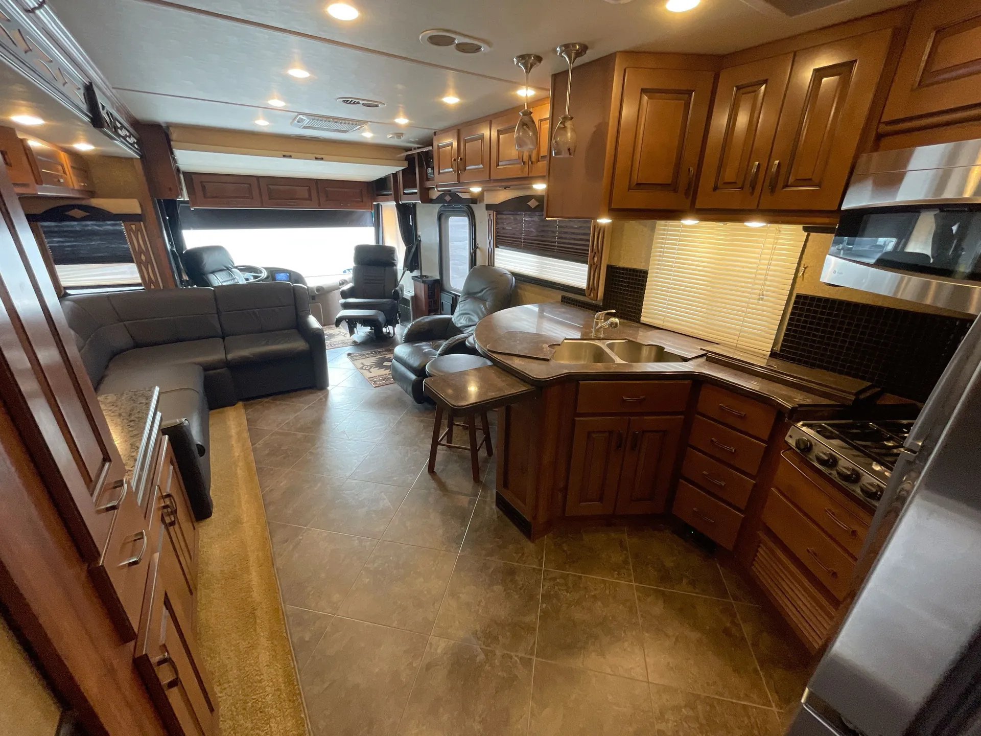2014 Fleetwood Excursion 35B — entertainment center