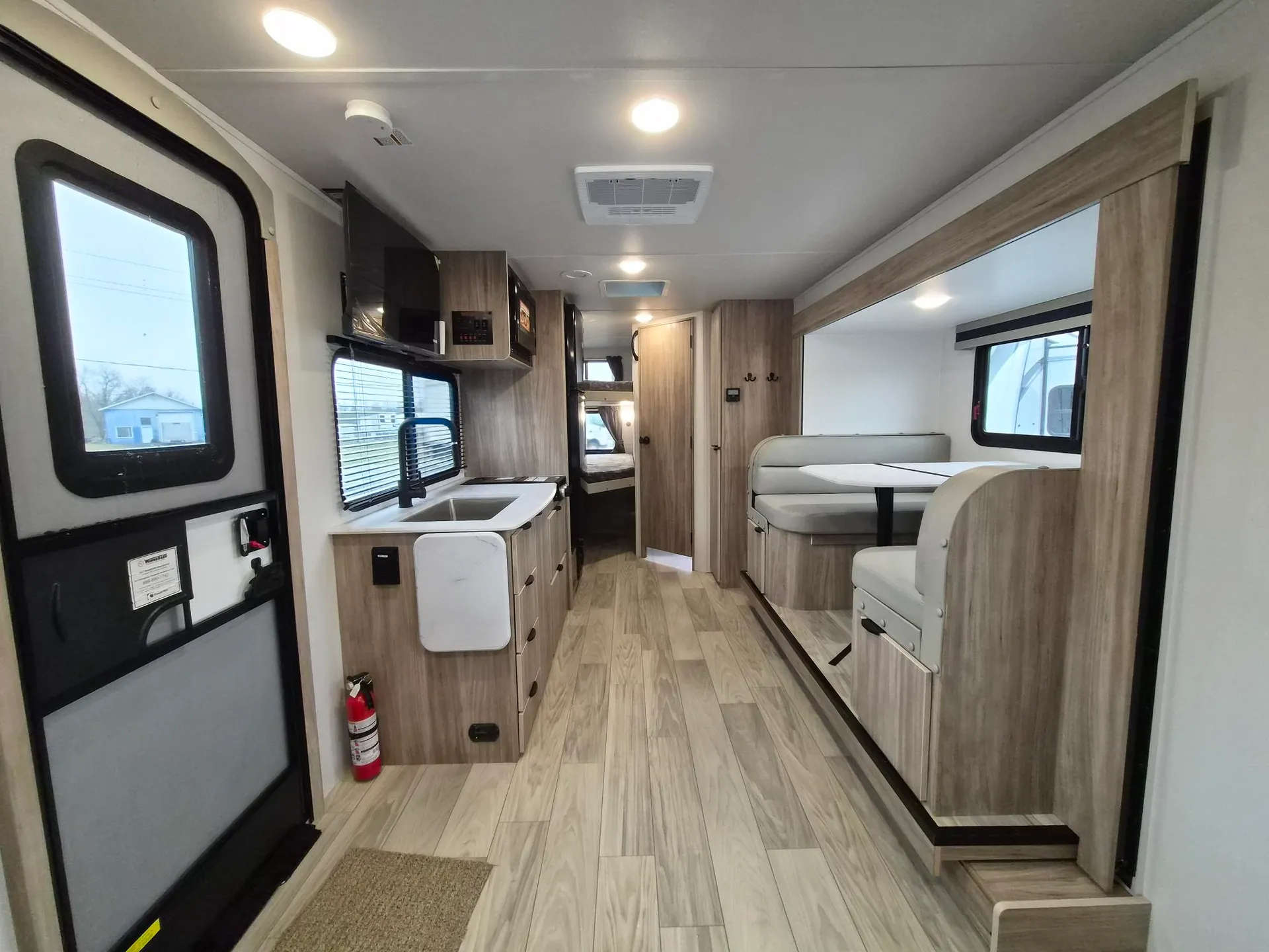 2025 Winnebago M-Series 2326MBBH - Photo 3