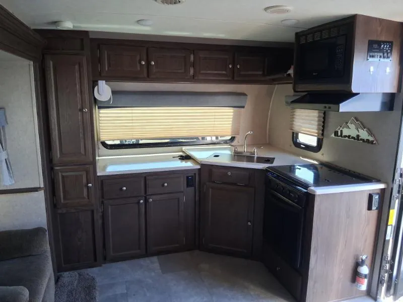 2018 Forest River Rockwood Mini Lite 2506S - Photo 4