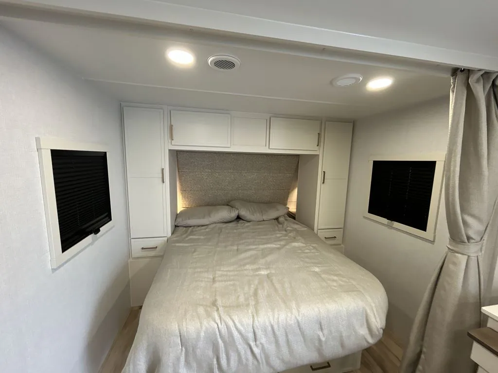 2026 Brinkley Model Ix 23X, Photos photo 14