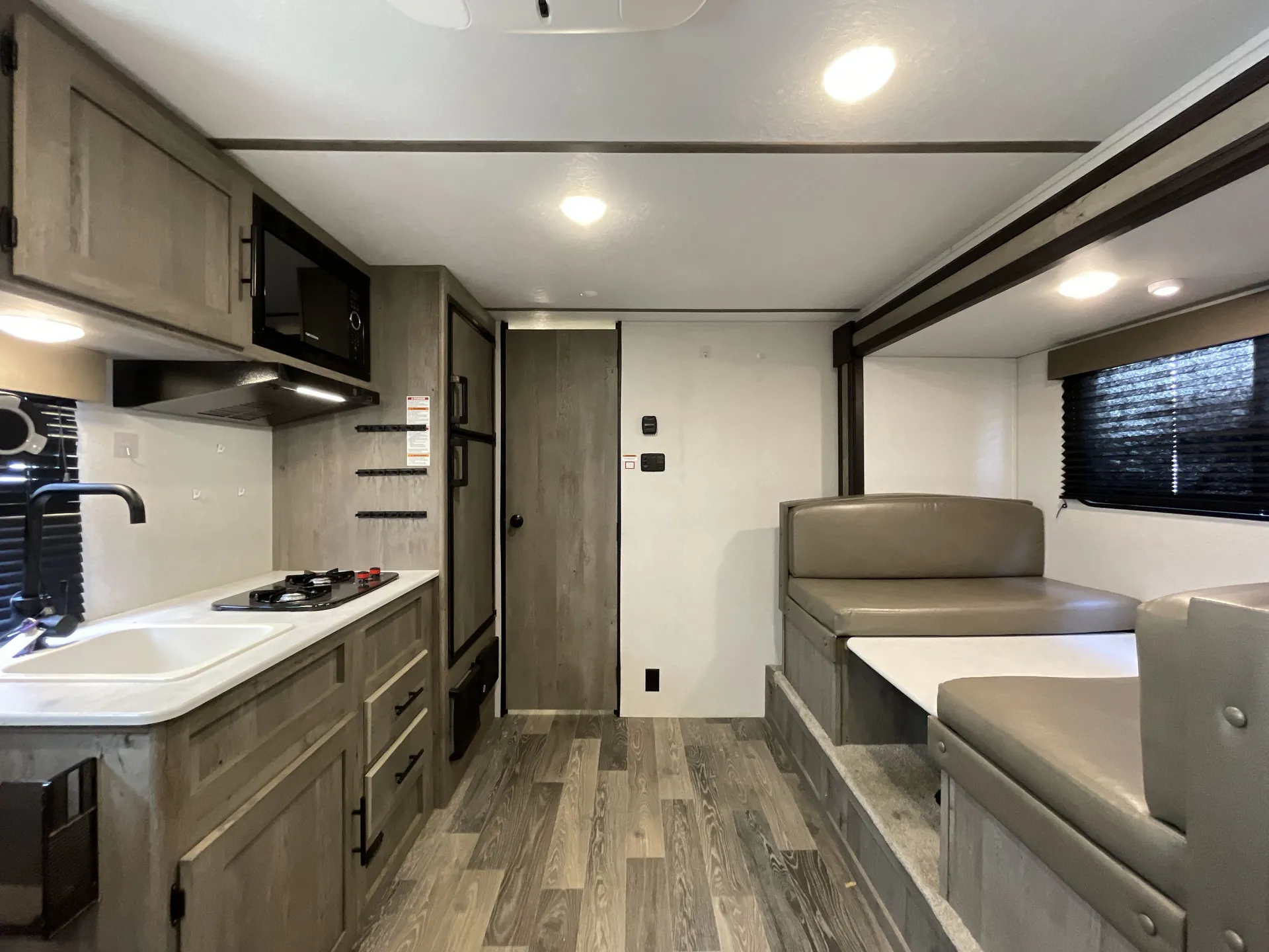 2021 Keystone Springdale 1790FQ — living area main