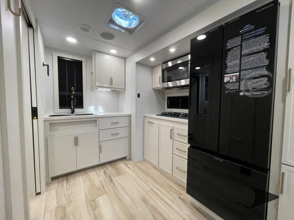 2026 Brinkley Model I 235, Photos photo 23