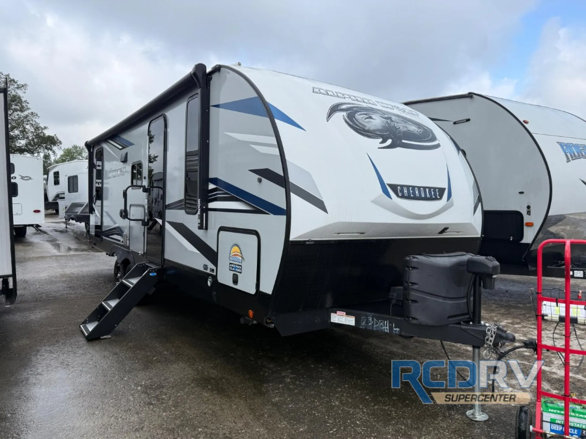 2022 Forest River Cherokee Alpha Wolf 23DBH-L - Photo 2