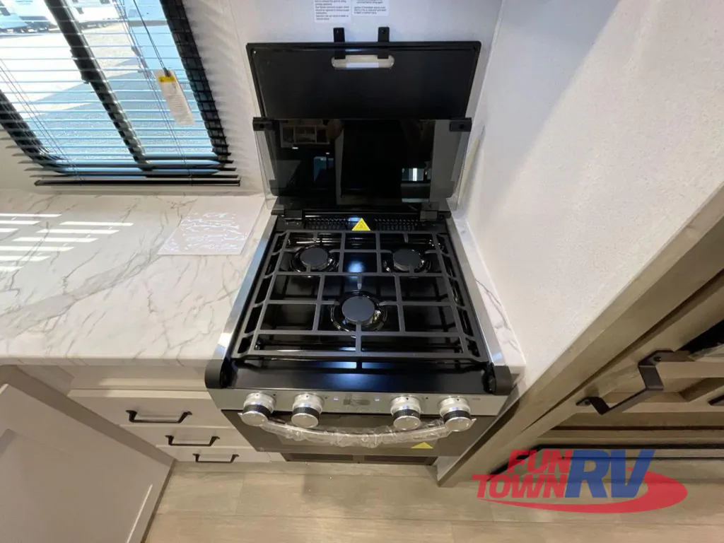 2026 Forest River Solaire 2430BHS, Photos photo 15