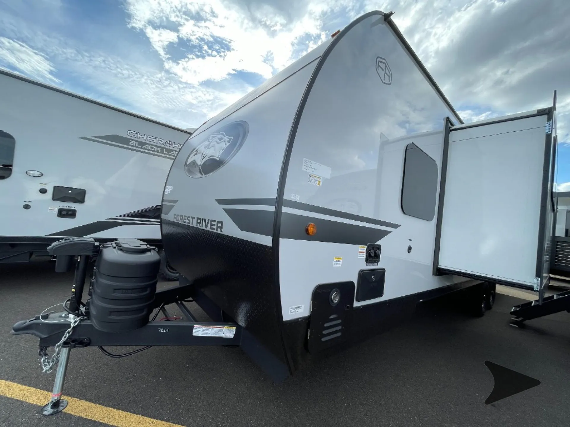 2026 Forest River Cherokee Grey Wolf Black Label 27RRBL - Photo 4