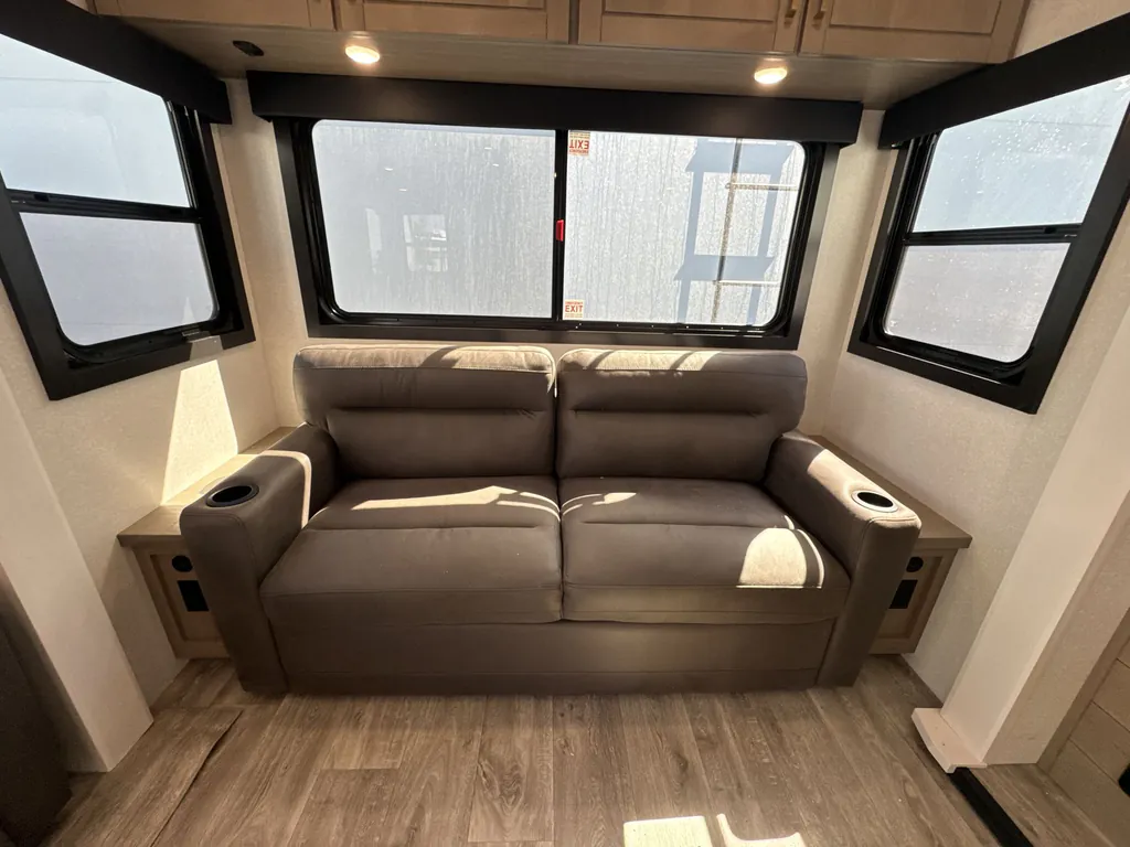 2026 Jayco Eagle 321RSTS, Photos photo 11