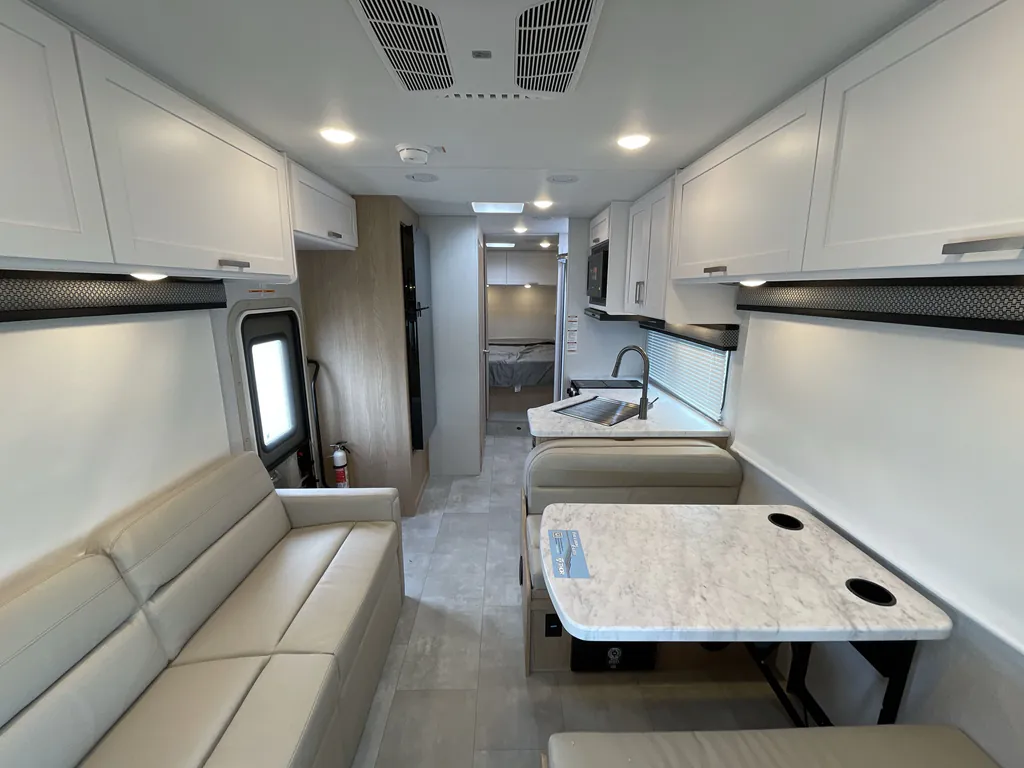 2026 Thor Motor Coach Freedom Elite 28HZ, Photos photo 2