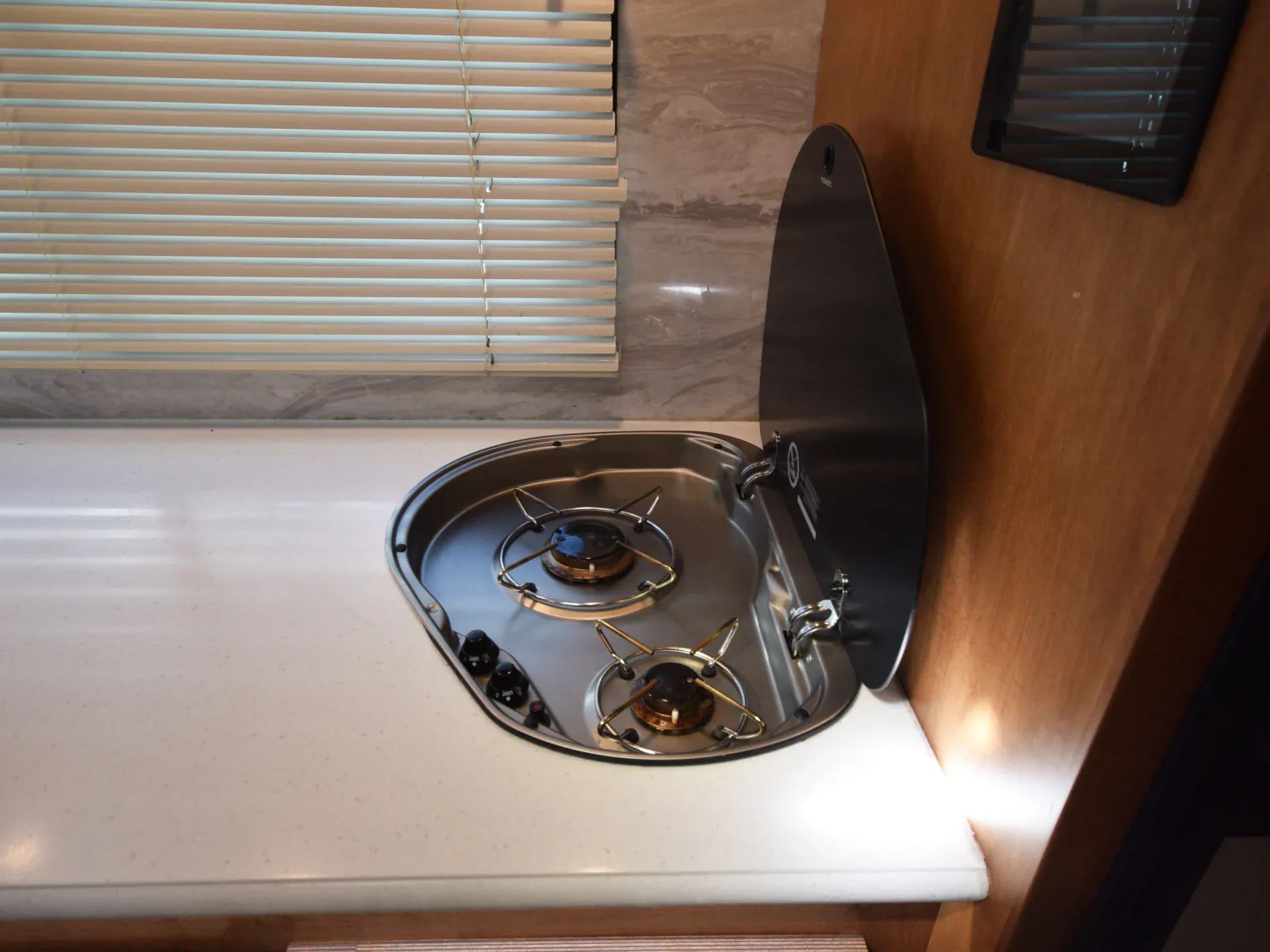 2021 Renegade RV Villagio 25RML dealer photo 8 from La Mesa RV Center