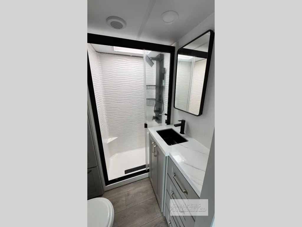 2026 Brinkley Model G 3950, Photos photo 23