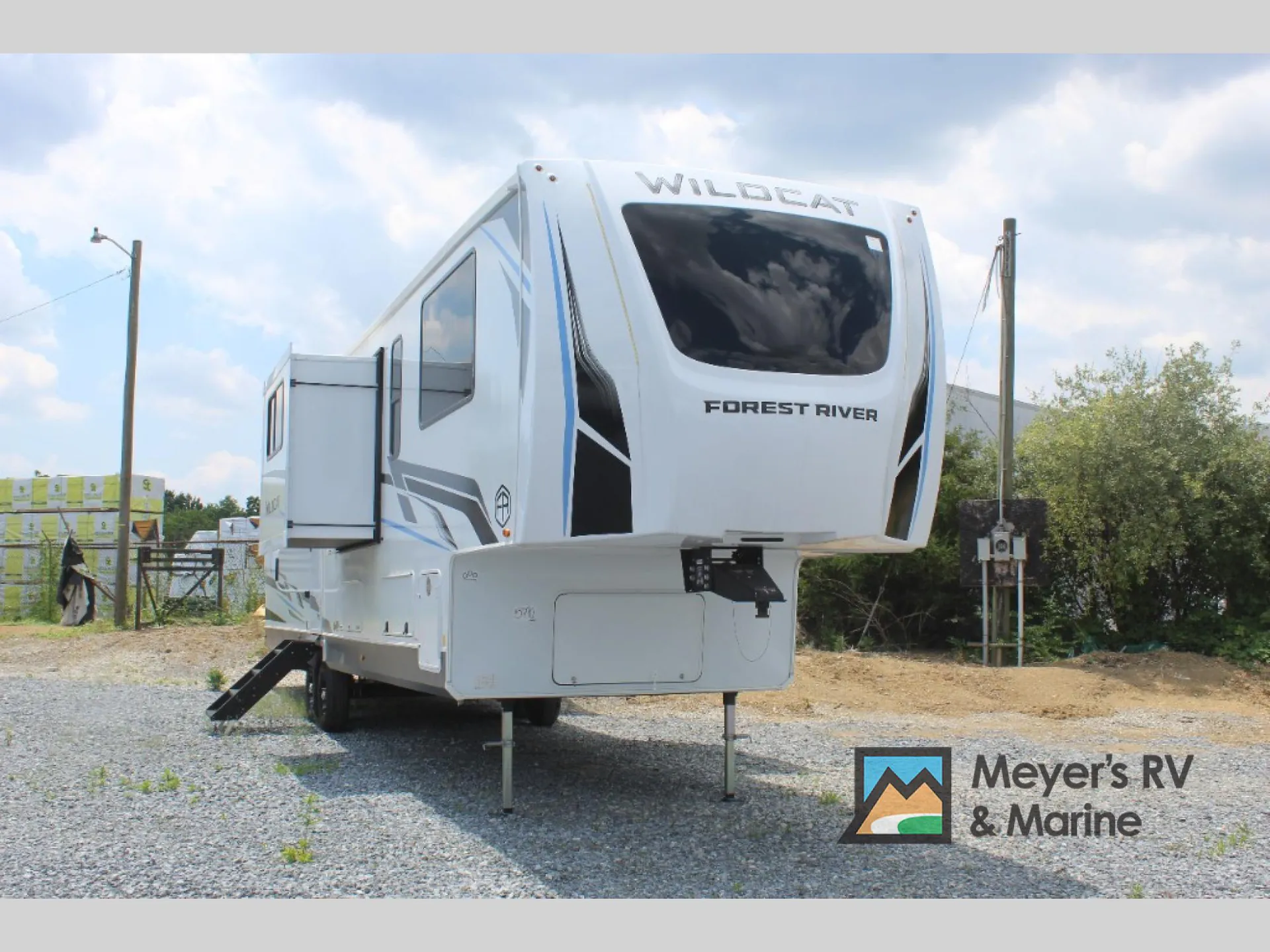 2026 Forest River Wildcat 37GALLEY - Photo 2