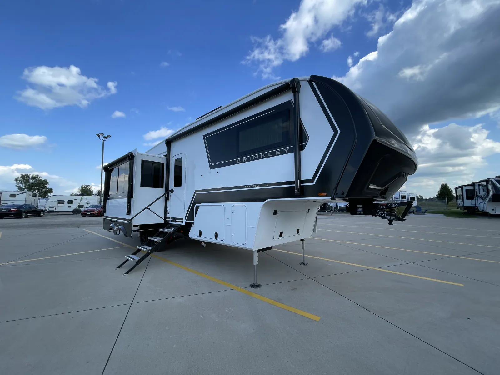 2027 Brinkley Model Z 3510 - Photo 3