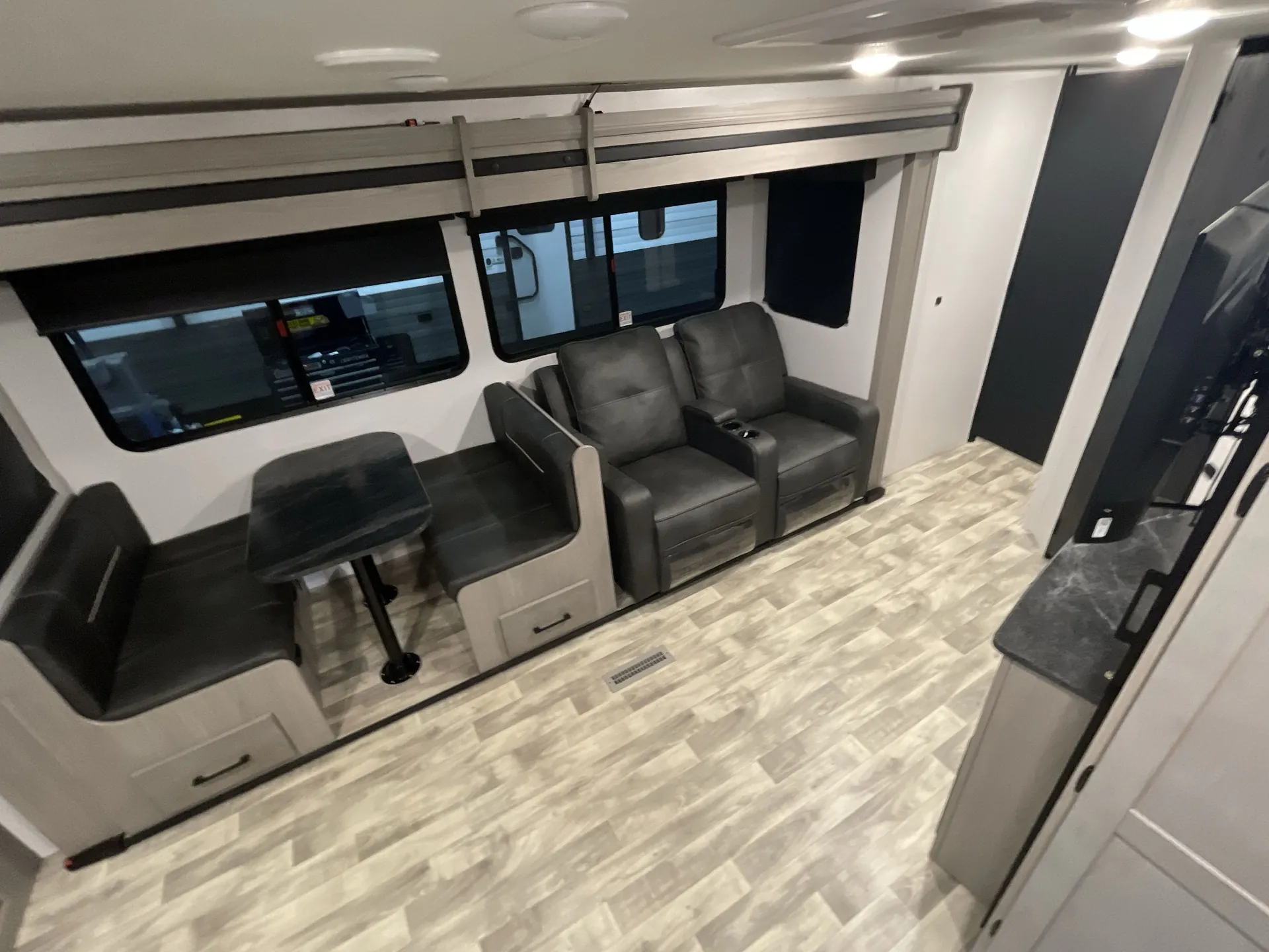 2024 Dutchmen Kodiak Ultra-Lite Ultra-Lite 257RKSL — living area main