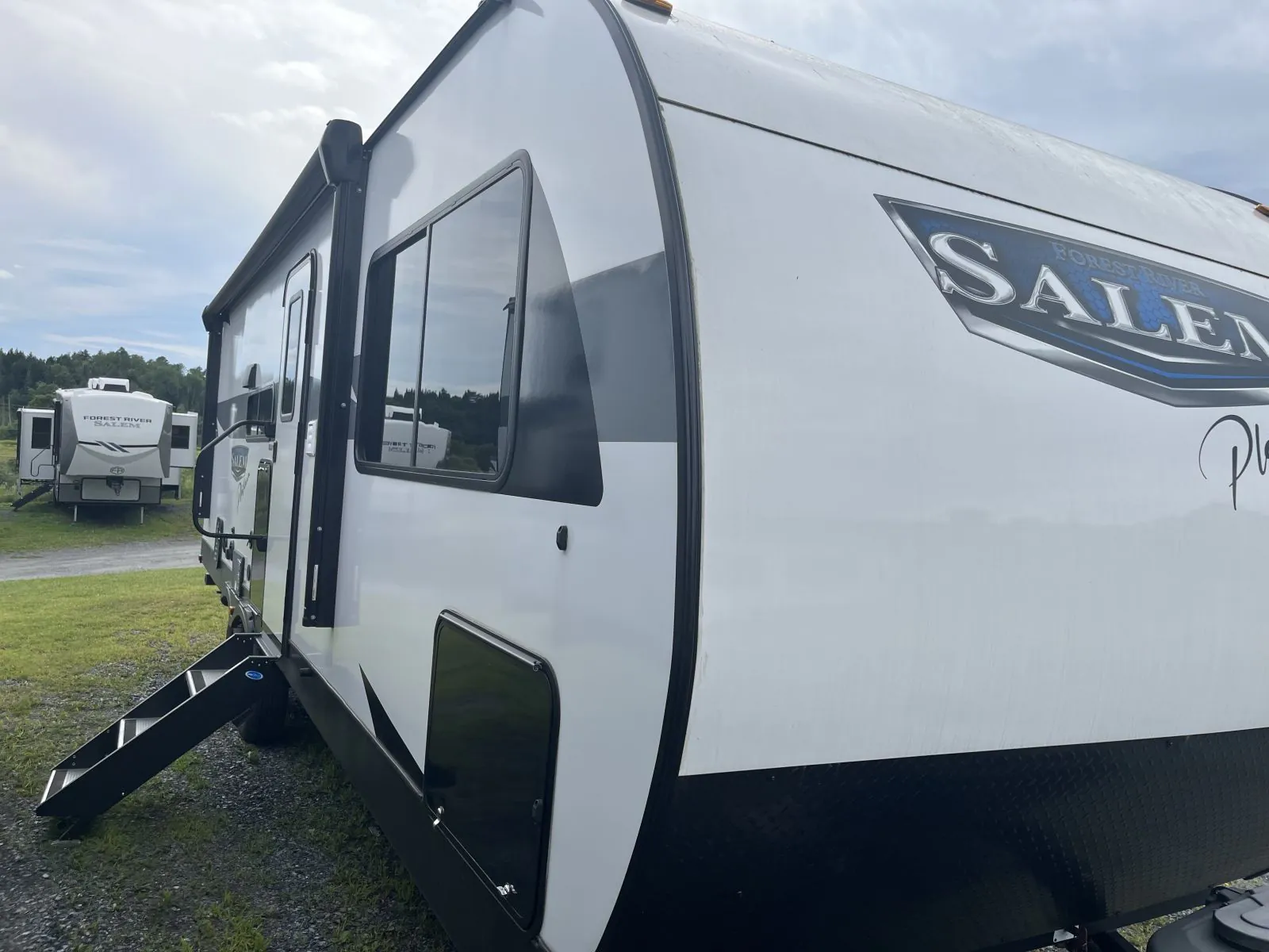 2024 Forest River Salem 26RBS dealer photo 1 from Mekkelsen RV Sales & Rentals