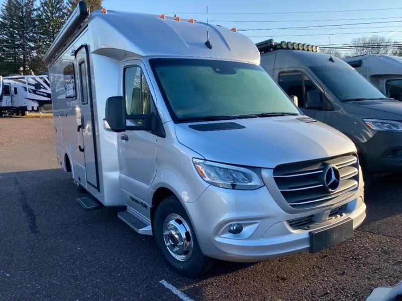 2025 Pleasure-Way Plateau XLRB Std. Model - Photo 2