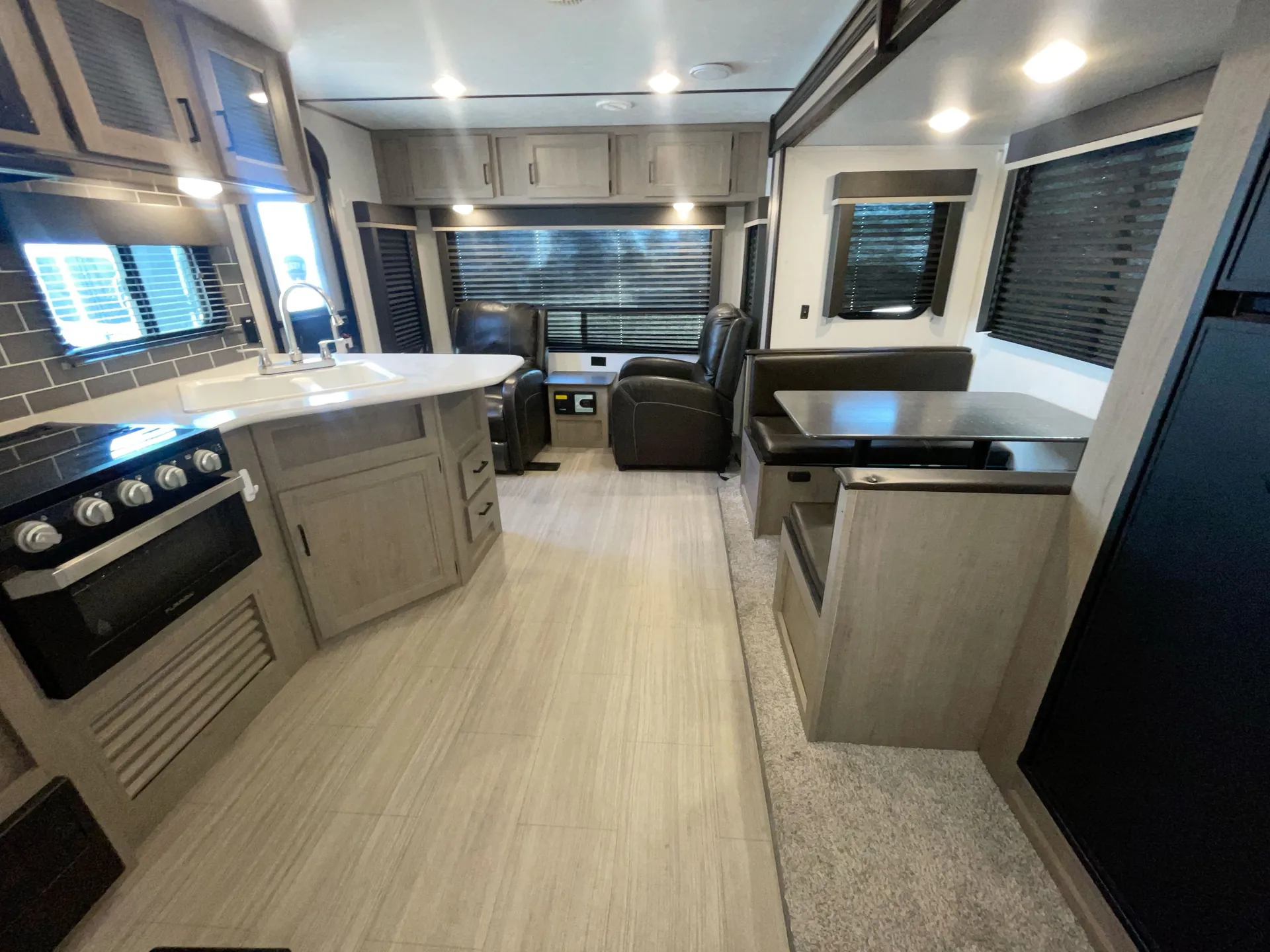2021 Keystone Hideout 24RLWE — living area main