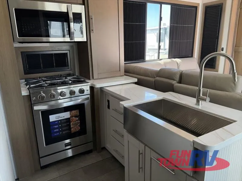 2026 Keystone RV Fuzion New    432 - Photo 4