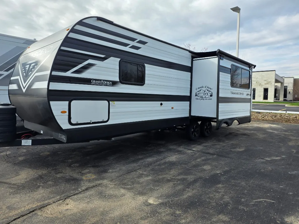 2025 Grand Design Transcend 245RLT - Photo 3