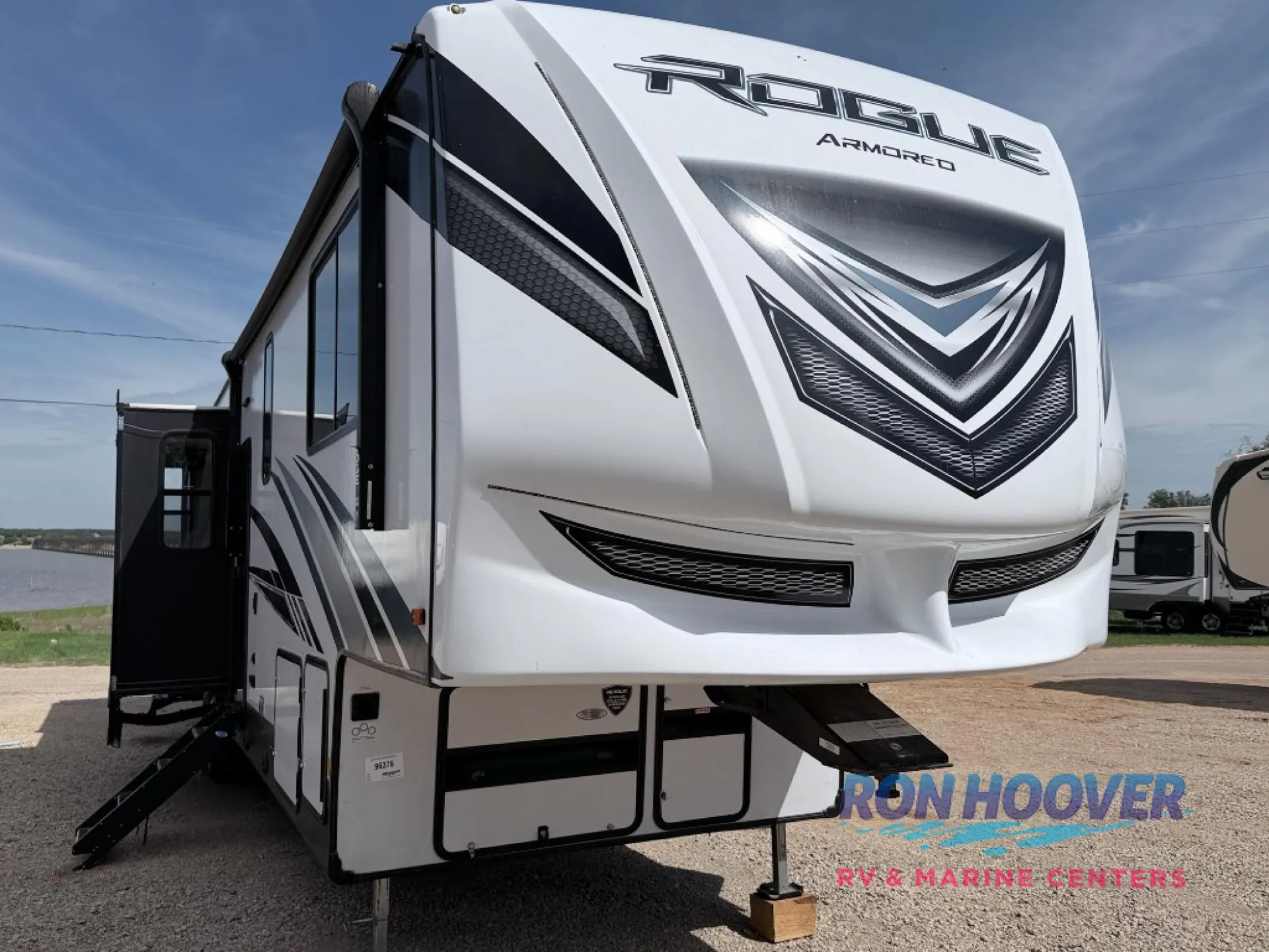 2021 Forest River Vengeance Rogue Armored 351 - Photo 4