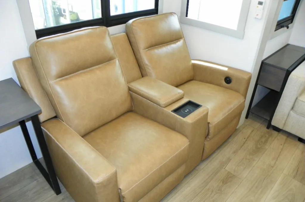 2025 Brinkley Model Z Air 310, Photos photo 20