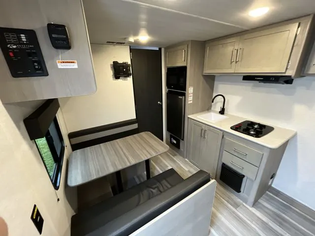 2024 Keystone Springdale 1700FQ - Photo 4