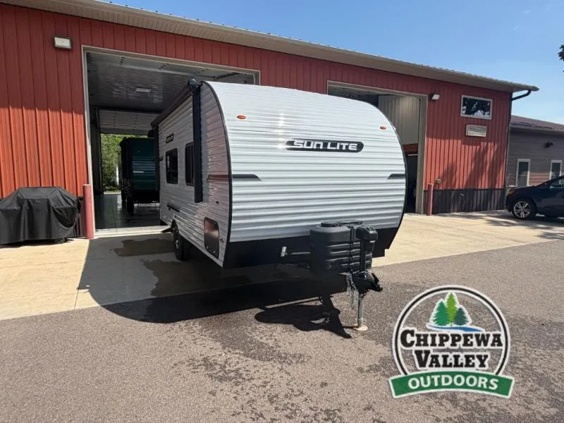 2027 Sunset Park RV Sun Lite 18RD - Photo 2