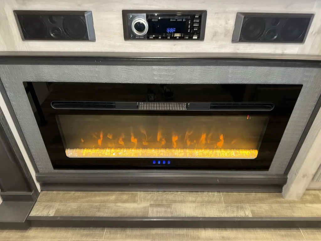 2023 Keystone Avalanche 390DS, Photos photo 18