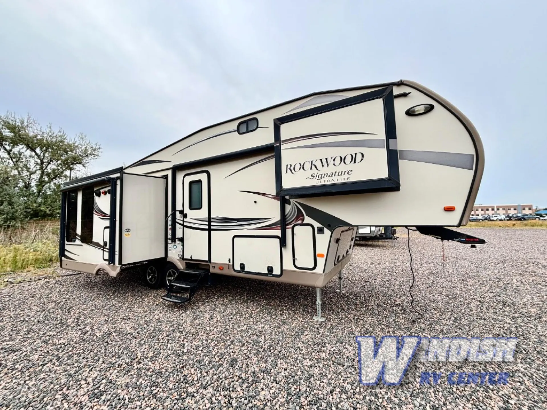 2016 Forest River Rockwood Signature Ultra Lite 8289WS