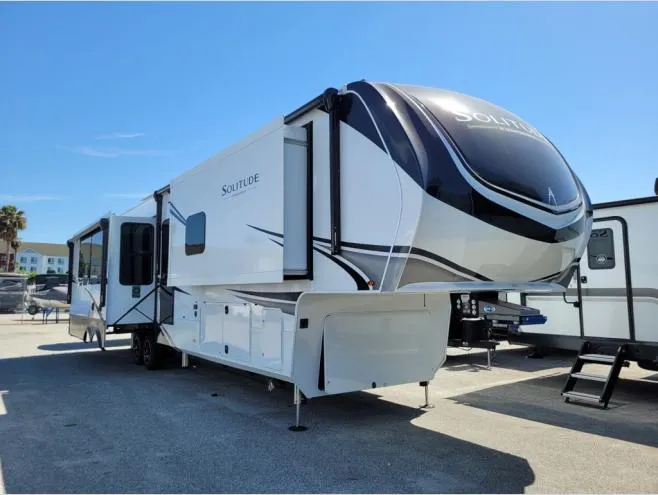 2026 Grand Design Solitude 417KB - Photo 2