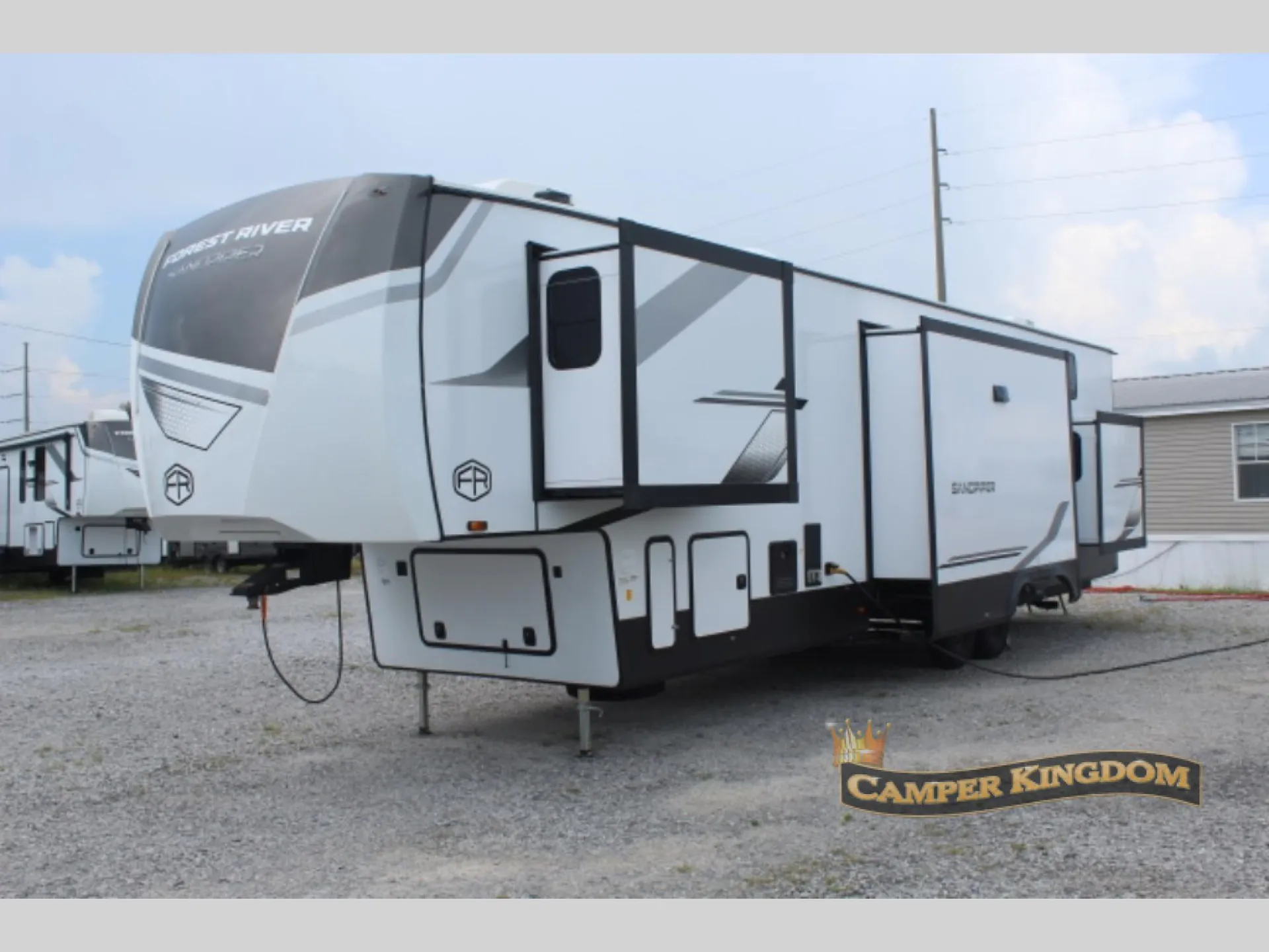 2025 Forest River Sandpiper 4002FB