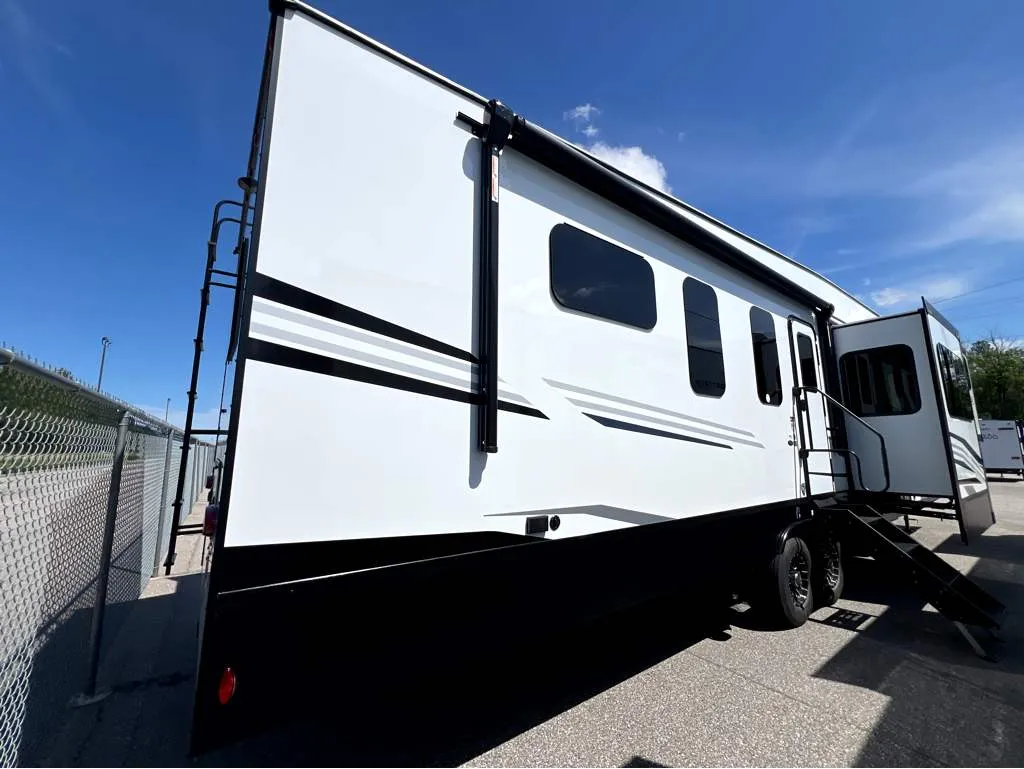 2026 Venture RV SportTrek 5 Touring Edition STTF365VFL - Photo 4