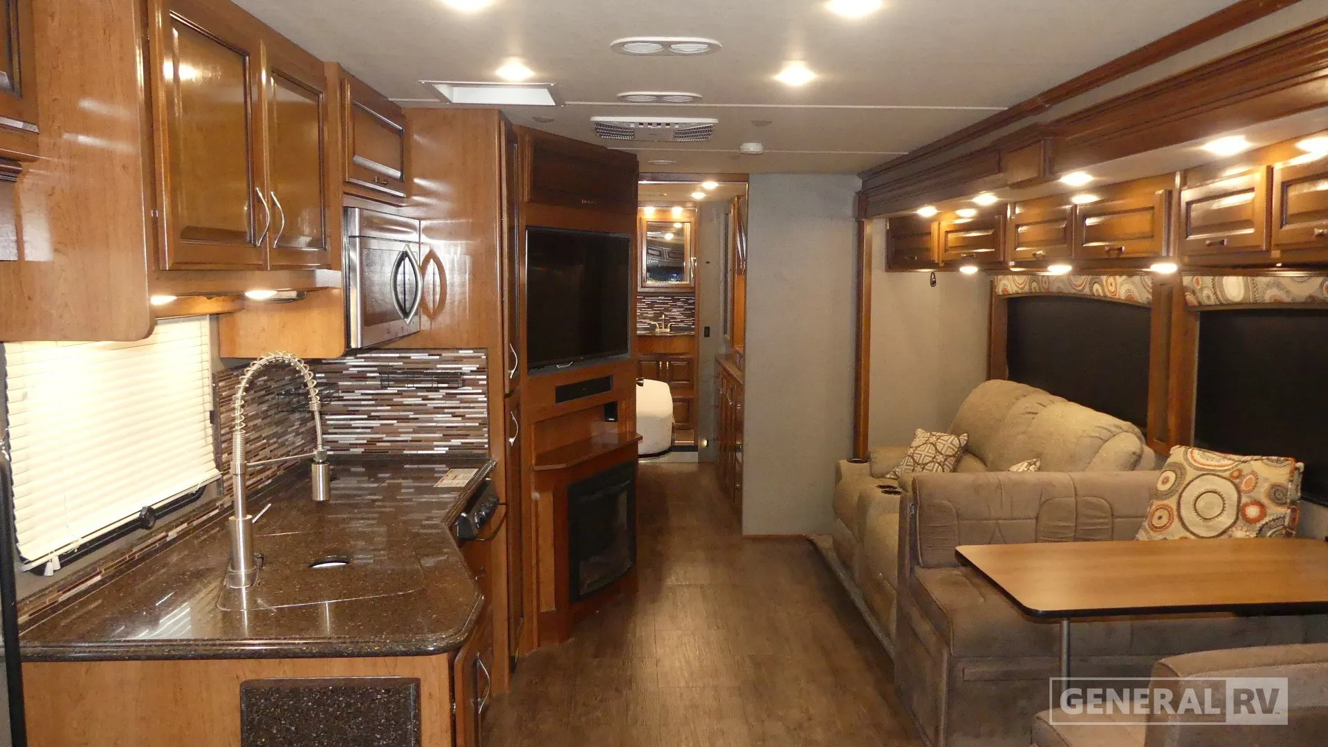 2018 Fleetwood Pace Arrow 36U - Photo 3