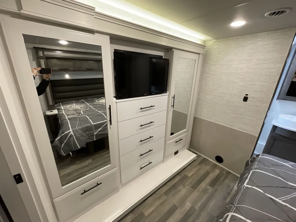 2025 Entegra Coach Vision XL 36C, Photos photo 17