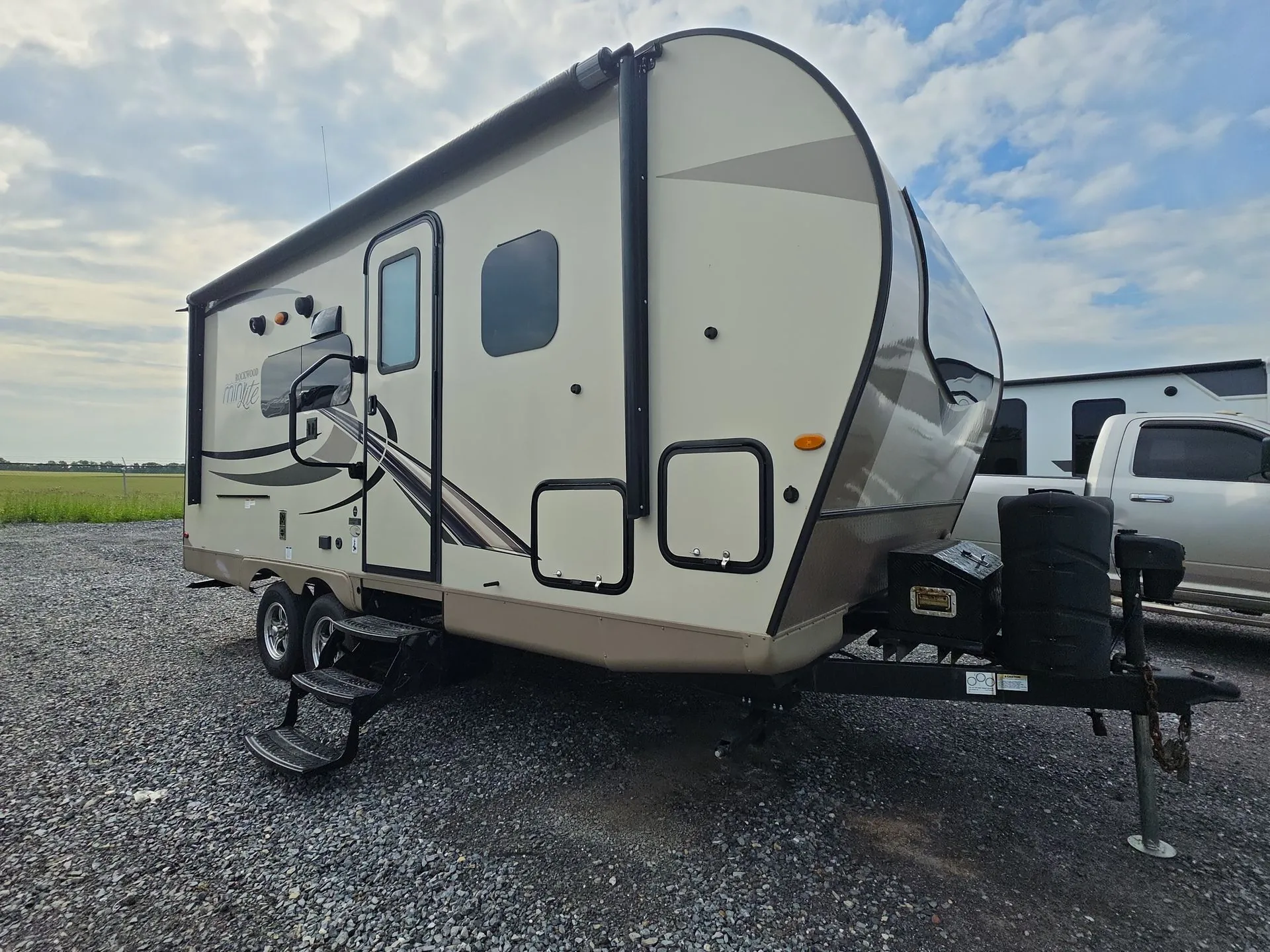 2019 Forest River Rockwood Mini Lite 2104S - Photo 2