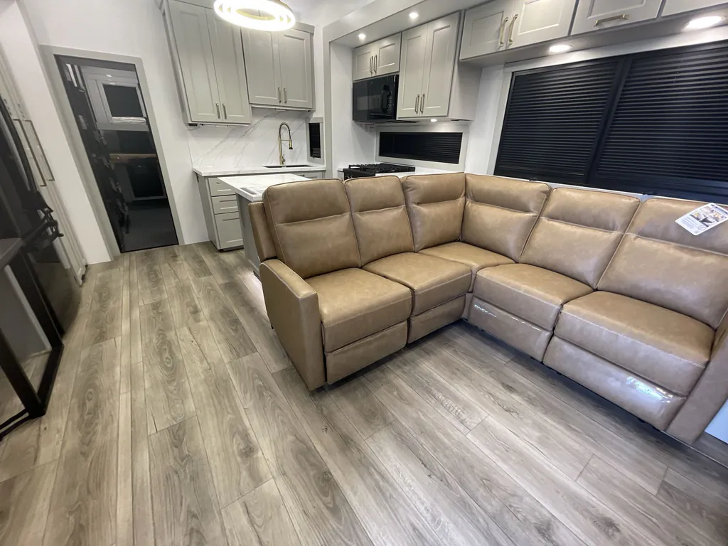 2026 Brinkley Model G 3970, Photos photo 10