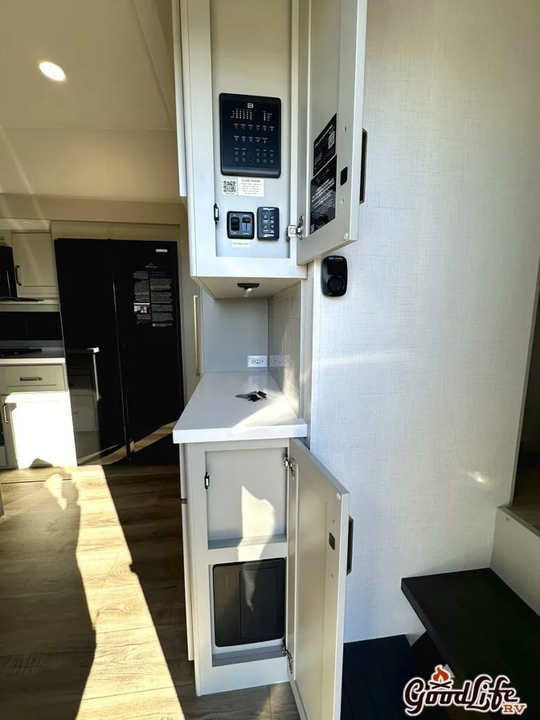 2026 Brinkley Model Z 3515, Photos photo 23